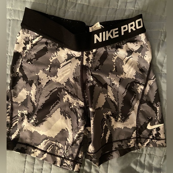 Nike Pants - Nike Pro Women's Dri-FIT 3" Camo Shorts - women’s LG
